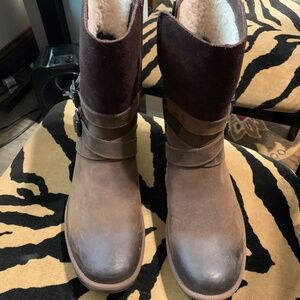Ugg Women's W Lorna Boot, Waterproof, Coconut Shell Color Size 8